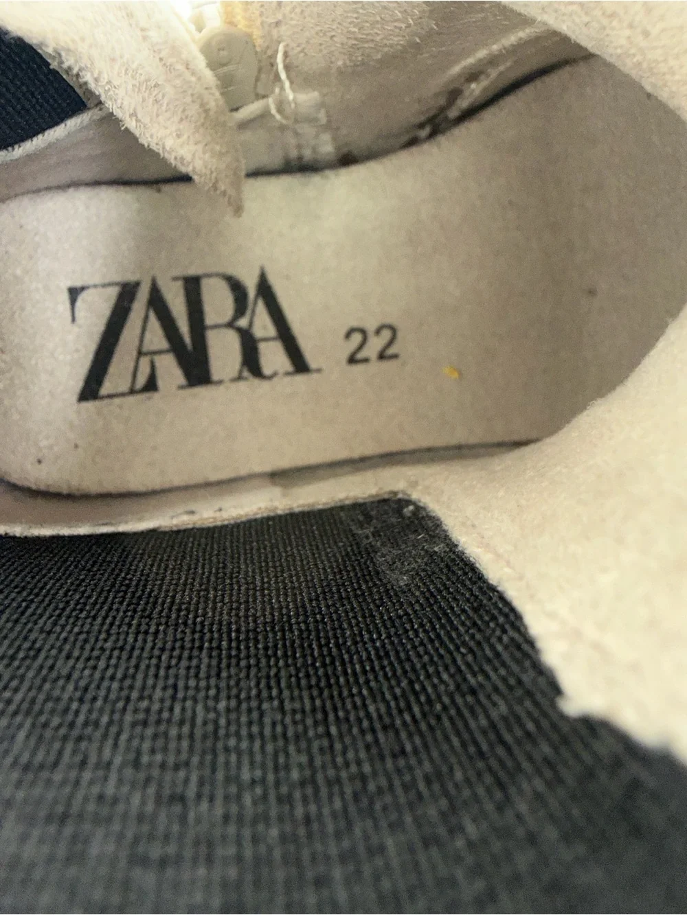 Zara Kids Two-Tone Chelsea Boots in Cream and Black